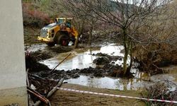 Tavşanlı Karakaya'da Gölet Taşması Ev ve Ahırı Sular Altında Bıraktı