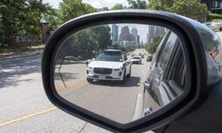 Teksas'ta Sürücüsüz Araç Anne Ördeği Ezdi, Mahalle Halkı Tepkili