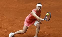 Zeynep Sönmez, Madrid Açık'ta Bucsa'yı 2-1 Mağlup Ederek Sonraki Tura Yükseldi