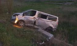 Afyonkarahisar'da Otomobil ve Kamyonet Çarpıştı: 6 Kişi Yaralandı