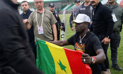 Amedspor'un Süper Lig Sevinci Sırasında Mbaye Diagne'ye Polis Müdahalesi