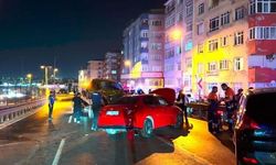 Avcılar'da Alkollü Sürücünün Neden Olduğu Zincirleme Kaza: 5 Araç Birbirine Girdi
