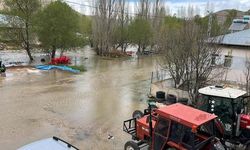 Bayburt Kırkpınar Köyünde Dere Taştı, Taşkın Meydana Geldi