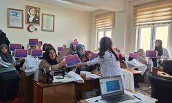 Bayburt'ta Menopoz Okulu Eğitimleri Sürüyor