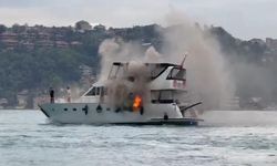 Bebek Sahili Açıklarında Tur Teknesinde Yangın Paniği