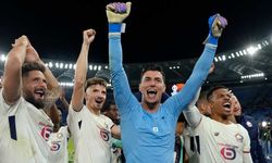 Berke Özer, Ligue 1'de Yılın Kalecisi Ödülünü Kazandı