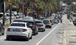 Bodrum'da Bayram Tatili Dönüşü Başladı: 12 Saatte 10 Bin Araç Ayrıldı