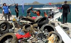 Bodrum'da Deniz Dibi Temizliğinde 2 Ton Atık Toplandı
