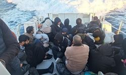 Çanakkale'de Mobil Radar Lastik Bottaki 31 Kaçak Göçmeni Tespit Etti