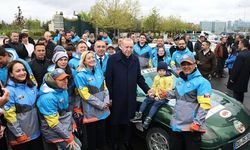 Cumhurbaşkanı Erdoğan, Doğu-Batı Dostluk ve İpek Yolu Rallisi Sporcularını Uğurladı