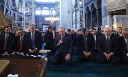 Cumhurbaşkanı Erdoğan, İstanbul'un Fethi Anısına Ayasofya'da Kur'an Okudu