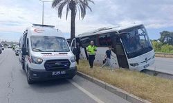 D-400 Karayolu'nda Şehirlerarası Otobüs Refüje Çıkarak Kaza Yaptı: 1 Yaralı