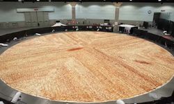 Dünyanın En Büyük Pizzası Los Angeles'ta Rekor Kırdı