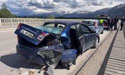 Erzincan-Çağlayan Karayolu'nda Çarpışma: 2 Kişi Yaralandı