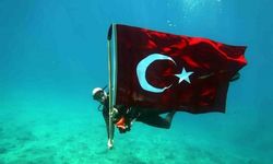 Fethiye'de 19 Mayıs Coşkusu Su Altında Yaşandı