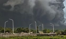 Filipinler'de Mayon Yanardağı Yeniden Patladı