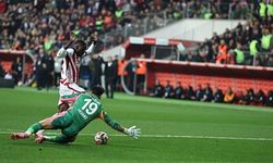 Galatasaray, Samsunspor Maçında 10 Kişiye Düştü