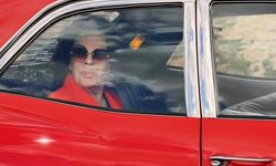 Hülya Koçyiğit'in 1976 Yapımı 'Şoför' Filminin Unutulmaz Sahnesi Yeniden Canlandırıldı