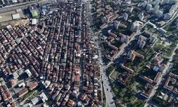 İstanbul Küçükçekmece'de İki Farklı Yaşam Tarzı Havadan Görüntülendi