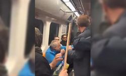 İstanbul Metrosunda Taraftarlar Arasında Kavga: Oklavayla Müdahale