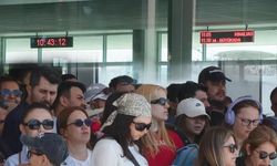 İstanbul'da Bayram Tatilinde Adalar İskelesinde Yoğunluk