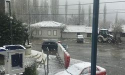 İzmir'in Ödemiş İlçesinde Yüksek Kesimlere Mayıs Karı Düştü