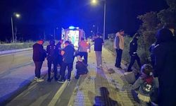 İznik'te Kontrolden Çıkan Otomobil Tarlaya Uçtu: 4 Kişi Yaralandı
