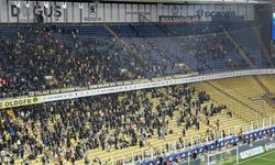 Kadıköy'de Fenerbahçe Taraftarlarından Coşkulu Destek
