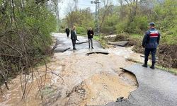 Karabük'te Çöken Köy Yolu Geçici Olarak Ulaşıma Açıldı