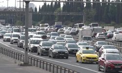 Kurban Bayramı Tatili Başladı, TEM Otoyolu'nda Trafik Yoğunluğu Yaşanıyor