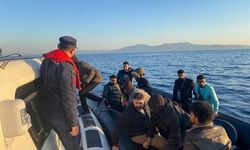 Kuşadası Açıklarında Lastik Bottaki 18 Düzensiz Göçmen Kurtarıldı