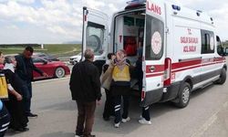 Malatya'da Minibüs ve Hafif Ticari Araç Çarpıştı: 8 Yaralı