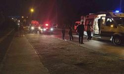 Manavgat'ta Karanlık Yolda Motosiklet Kaldırıma Çarptı: 1 Yaralı