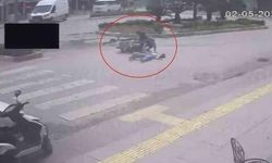 Manavgat'ta Motosikletin Çarptığı Bisikletli Gençler Yaralandı