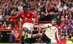 Manchester United, Liverpool'u Evinde 3-2 Mağlup Etti
