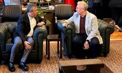 Mansur Yavaş'tan Özgür Özel'e Meclis'te Ziyaret