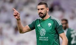 Merih Demiral Kupa Seremonisinde Sürpriz Şarkı Seçimiyle Dikkat Çekti