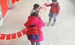 Minik Öğrencilerden Türk Bayrağına Anlamlı Saygı