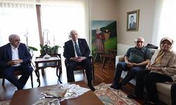 Müsavat Dervişoğlu, Ekrem İmamoğlu'nun Ailesini Bayramda Ziyaret Etti