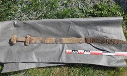 Norveç'te 6 Yaşındaki Çocuktan 1300 Yıllık Kılıç Keşfi
