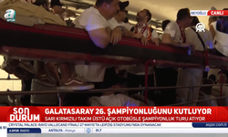 Osimhen, Şampiyonluk Kutlamalarında Otobüsün Arkasında Görüntülendi