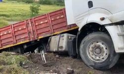 Osmaniye Bahçe'de Tır Bariyerlere Çarparak Yoldan Çıktı
