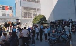 Pendik'te Alışveriş Merkezi Çatısında Yangın Çıktı