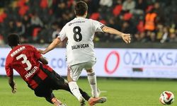 Salih Uçan'dan Beşiktaş Takımına Sert Uyarı