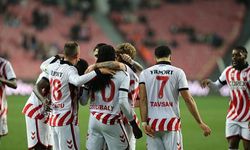 Samsunspor, Göztepe'yi 3-0 Yenerek Sezonu Galibiyetle Kapattı
