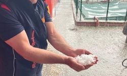 Sandıklı'da Aniden Başlayan Dolu Yağışı Hayatı Olumsuz Etkiledi