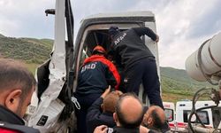 Siirt Eruh'ta Beton Mikseri Bariyere Çarptı: Sürücü Ağır Yaralandı