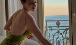 Sümeyye Aydoğan Cannes Film Festivali'nde Kırmızı Elbisesiyle Dikkat Çekti