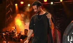 Tan Taşçı'nın İzmir Konserinde Sahne Efekti Kazası