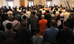 Tokyo Camii'nde Kurban Bayramı Namazı Üç Defa Kılındı